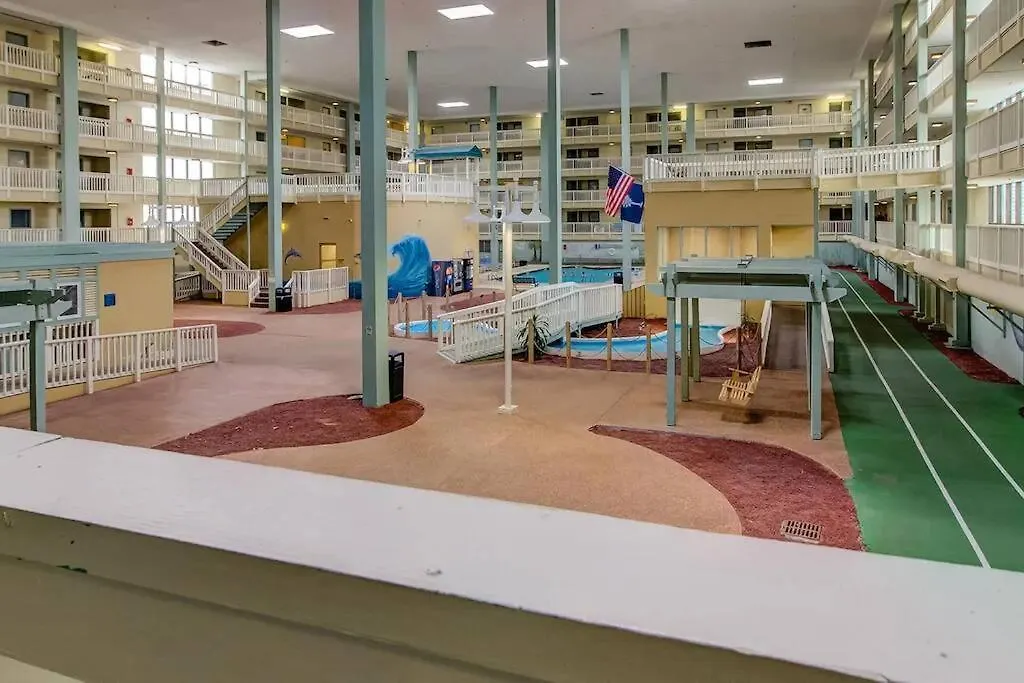 Resort Breeze- 2 Bedroom Pools, Hot Tub, Tennis, Beach Hilton Head Island 0*,  United States