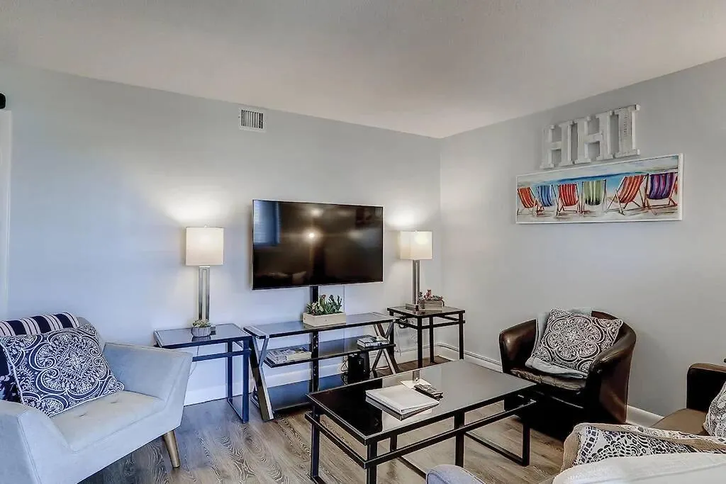 Apartment Resort Breeze- 2 Bedroom Pools, Hot Tub, Tennis, Beach Hilton Head Island
