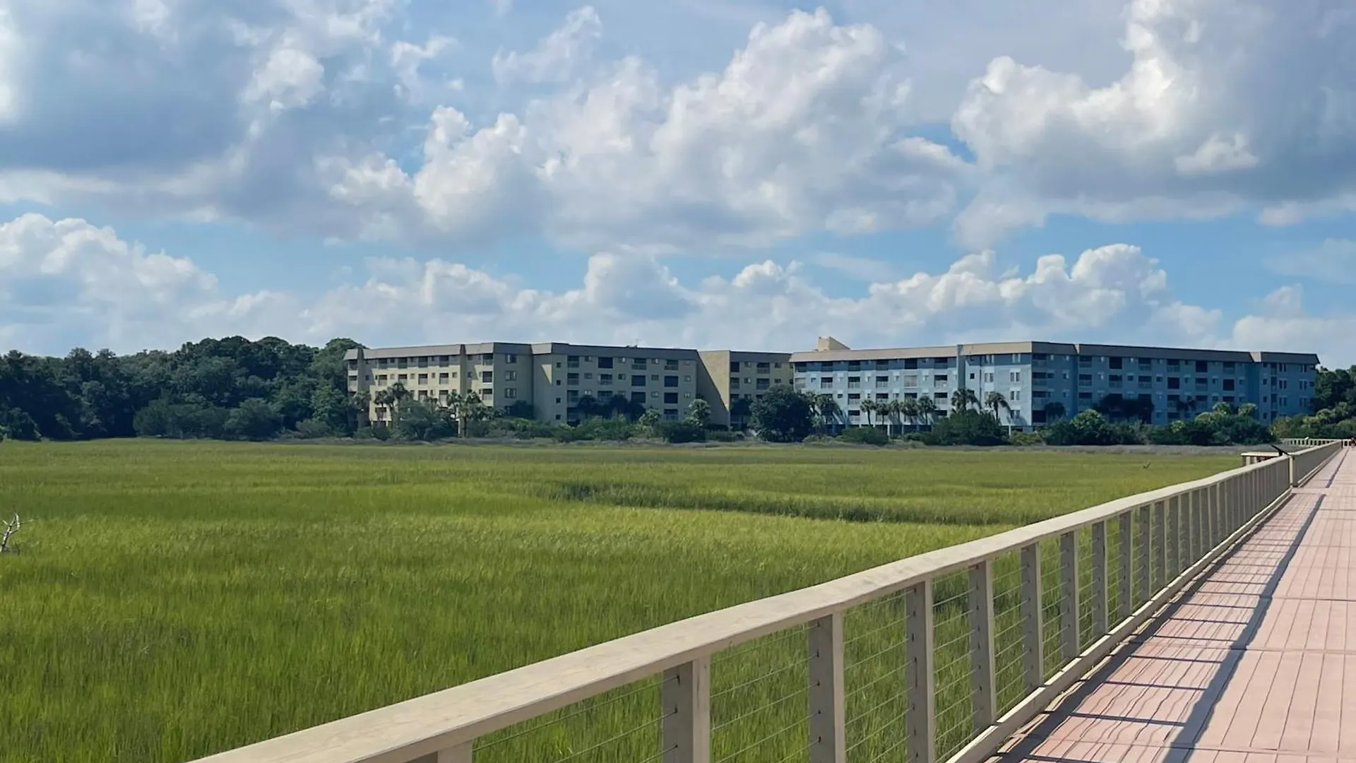 Resort Breeze- 2 Bedroom Pools, Hot Tub, Tennis, Beach Hilton Head Island Apartment